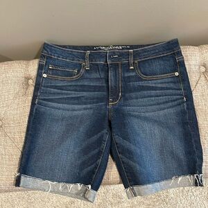 American Eagle women’s Bermuda shorts size 12